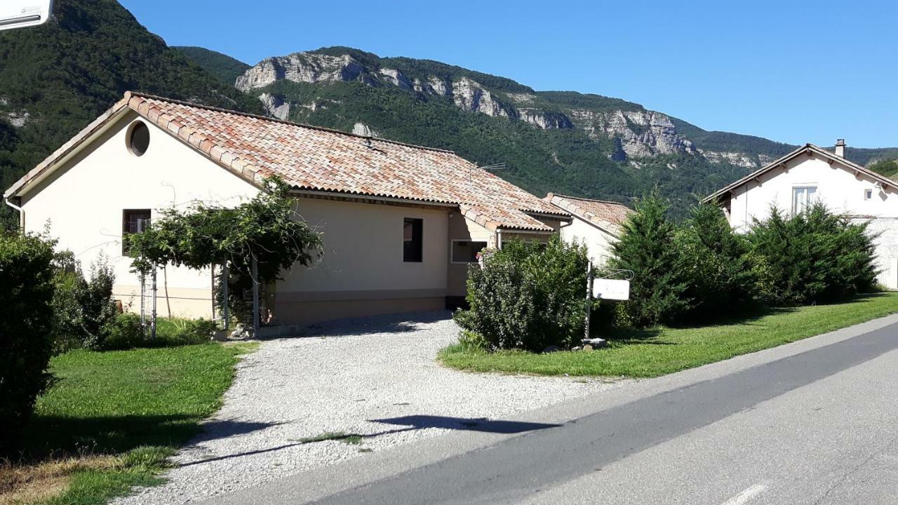La Petite Maison 05 Trescléoux Eksteriør bilde