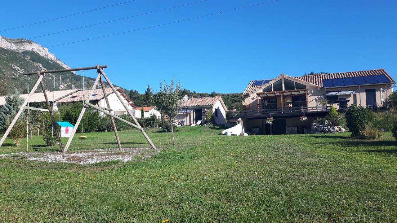 La Petite Maison 05 Trescléoux Eksteriør bilde